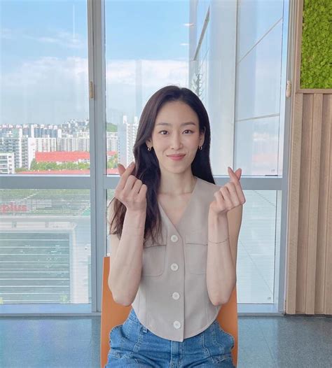 Hot Sexy Seo Hyun Jin Bikini Pics