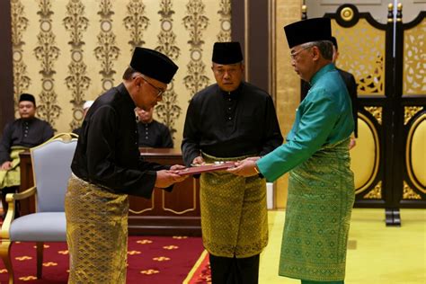 Anwar Terajui Kerajaan Perpaduan Tutup Tirai Kemelut Politik Negara