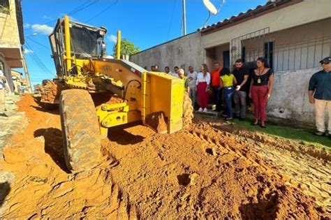 Prefeita Cord Lia Inspeciona Diversas Ruas Do Bairro Alecrim Durante