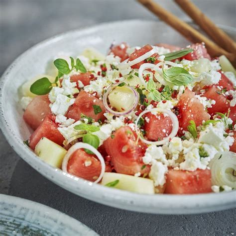 Melonsallad med fetaost och rosépeppar Recept Coop Recept