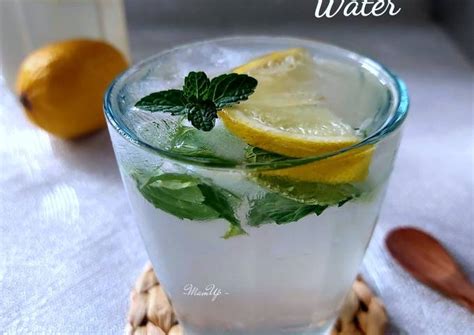 Resep Lemon Mint Water Oleh Mama Upay Cookpad