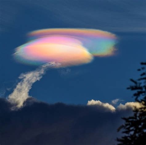 A Rare Look At An Iridescent Cloud 🌈☁️ Iridescent Clouds Clouds Sky