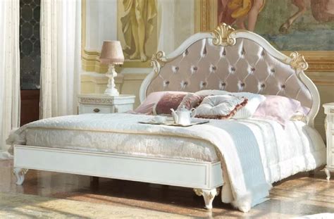 Casa Padrino Luxus Barock Doppelbett Rosa Wei Gold Prunkvolles