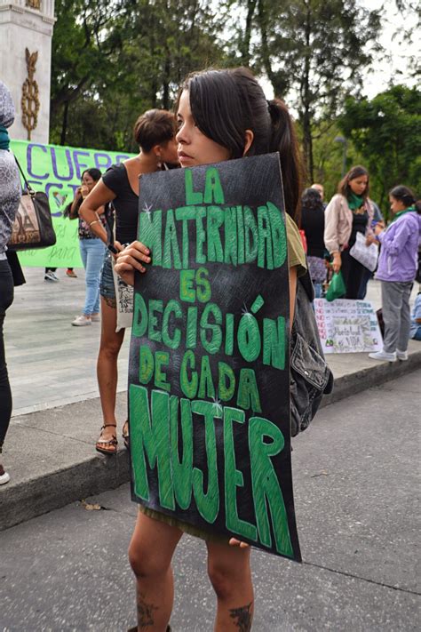 Aborto uma questão delicada e polêmica que divide opiniões