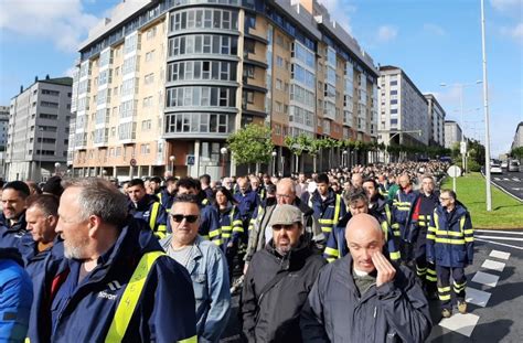 Trabajadores De Navantia Lidl Y Gtmotive Se Movilizan Juntos En Ferrol