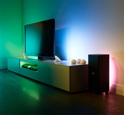 Philips expands the smart world of hue