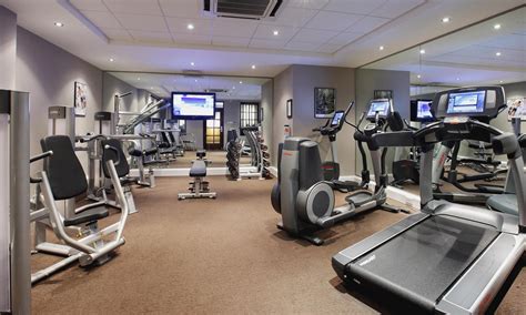 Оборудование в фитнес-зал: особенности, стоимость и критерии выбора