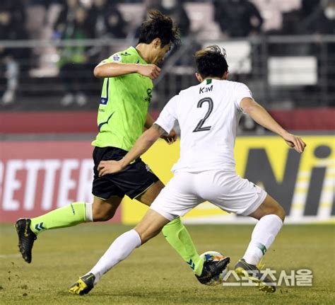 포토 전북 이동국 비켜김민재