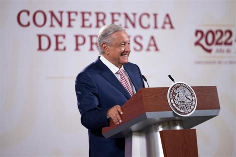 AMLO plantea eliminar trámite de constancia de situación fiscal e