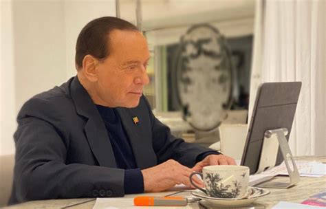 Fostul premier italian Silvio Berlusconi a fost internat de urgenţă la