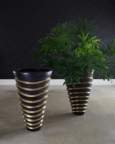 Gallery / Product Categories / Planters