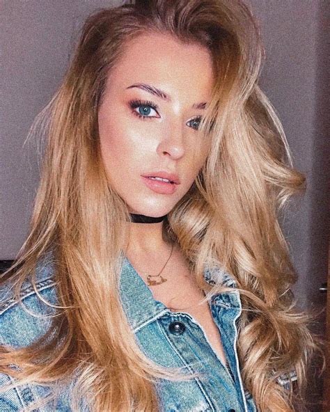 Hot In Denim Scrolller