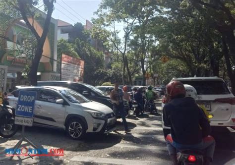 Pengguna Jalan Keluhkan Kemacetan Saat Jam Antar Dan Pulang Sekolah Di