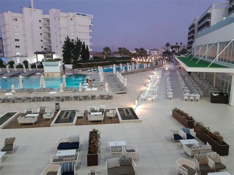 Hotel Chrysomare Beach Resort Ayia Napa Cypr Opinie Travelplanet Pl