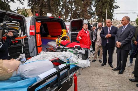 Bayt Mal Al Qods remet des équipements à lhôpital Le Croissant Rouge