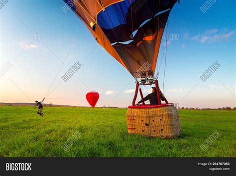 Hot Air Balloon Image And Photo Free Trial Bigstock