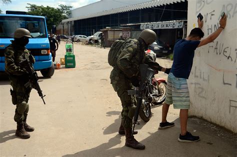 Interven O Militar Na Seguran A Do Rio Atinge Os Mais Pol Tica