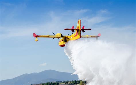 Canadair crashes in Greece during waterbombing operation - AeroTime