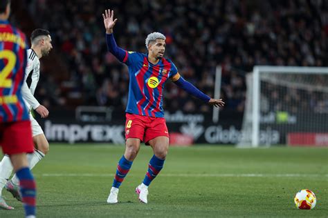 Araujo brilla en la victoria del Barça contra el Albacete