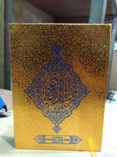 Alquran Cover Emas Uk Super Hvs Al Quran Mushaf Besar Mini Sedang