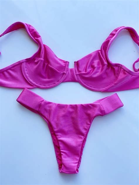 9 Hot Sexy Heloisa Rosa Bikini Pics