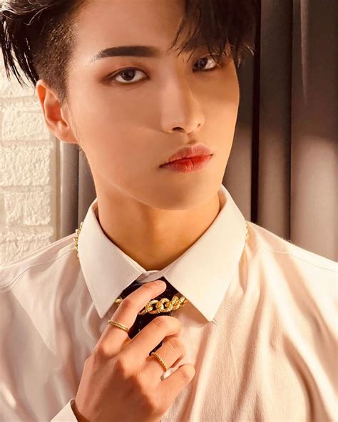 ATEEZ 에이티즈 Updates on Twitter Pretty men Instagram update Jewelry