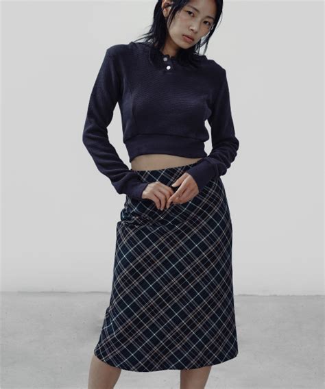 MUSINSA公式 ANSWER IS YES Check midi flare skirt Navy