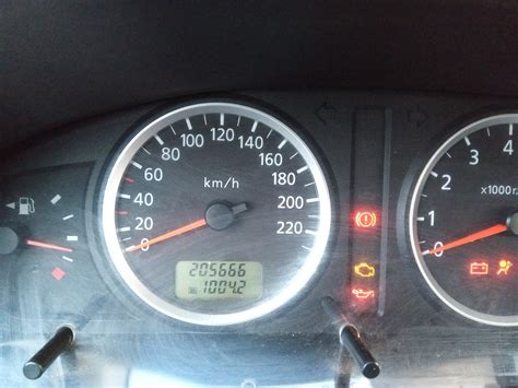 Ох, рано встает охрана! — Nissan Almera II (N16), 1,5 л, 2005 года ...