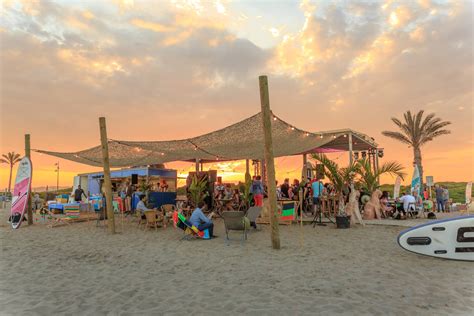 Empieza La Temporada De Chiringuitos En La Playa Del Prat Barcelona