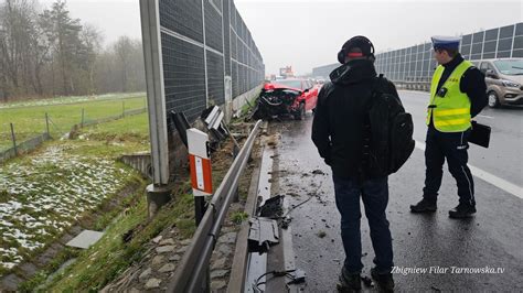 Autostrada A4 była zablokowana po wypadku samochodu