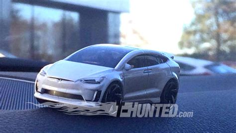 T Hunted O inédito Tesla Model X da Hot Wheels