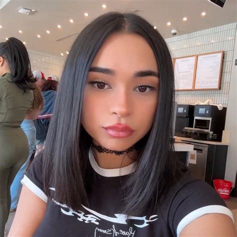 You Won't Believe What lelasohnabaka is Doing on Twitter! - i06nn39