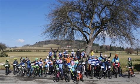 Mountainbiker Starten Freilufttraining KATZENPFAD DE