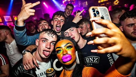 Chav Bimbo Popular At The Rave By Blondejoke On Deviantart