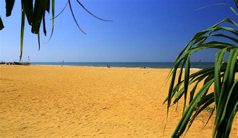 Kalutara Beach in Sri Lanka | Sri Lanka Beach Destinations | Beach ...