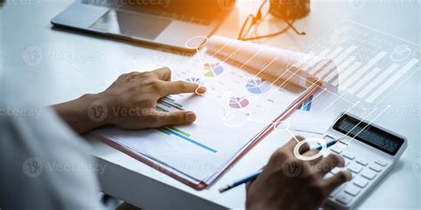 Fund managers consultation and discuss about analysis Investment stock