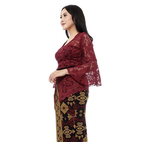 Model Kebaya Kain Sari Bali Ilustrasi