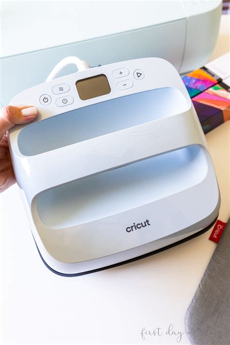 The New Cricut Easypress Complete Guide And Tutorial