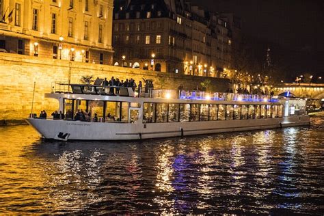 Le Diamant Bleu : le bon plan dîner croisière sur la Seine à Paris