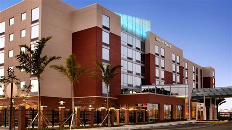 Modern Hotel near Tampa Premium Outlets® | Hyatt Place Tampa / Wesley Chapel