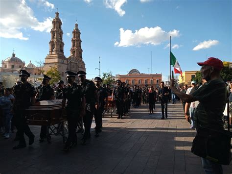 La Jornada Rinden homenaje póstumo a policías accidentados en helicóptero