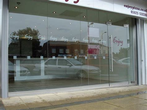 Frameless Glass Shop Fronts