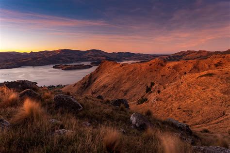 Dawn in the Port Hills, Christchurch, NZ [2048x1365] [OC] : r/EarthPorn