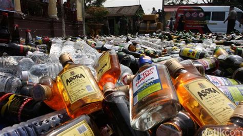 Otak Atik Ruu Minuman Beralkohol Antara Dilarang Atau Diatur