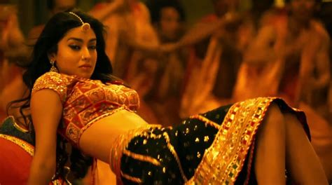 Shriya Saran Nude Pics Page 1