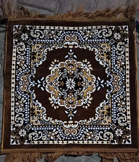 Velvet Printed 2 Feet Brown POOJA ASAN For Living Room Thickness 5