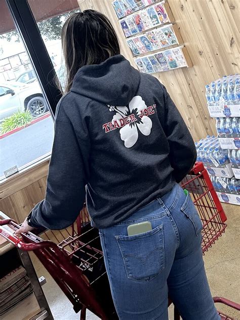 2 Trader Joes Latinas NOT OC Spandex Leggings Yoga Pants Forum