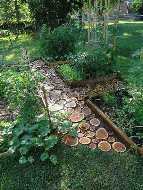 15 DIY Wood Log Ideas for your Garden Decor - 1001 Gardens