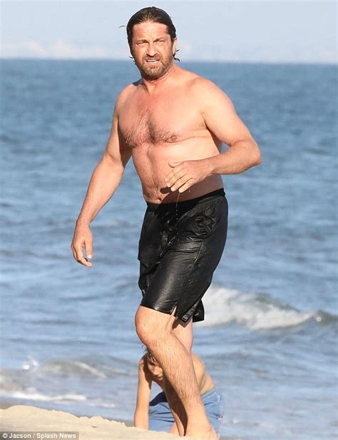 Topless Gerard Butler Shows Off His Buff Body In Malibu Daily Mail Online