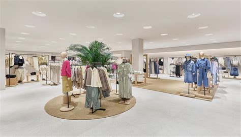 Asda Hypermarket Watford Shopping Hours and Services 15